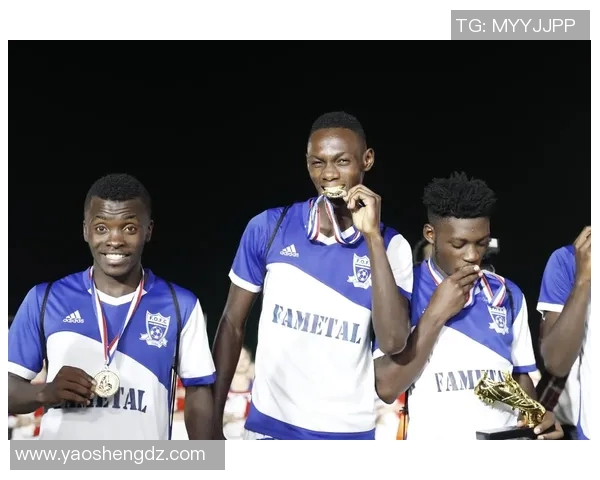 克鲁塞罗与飓风队激战正酣谁能在这场对决中笑到最后